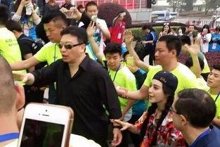 河南人吃瓜群众,见证时代变迁的民间观察者